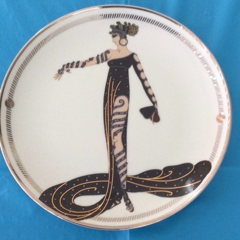 House of Ert’e Fine Porcelain The Franklin Mint La Merveilleuse  Art Plate